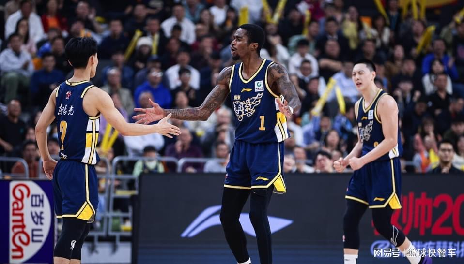 芒果体育登录入口-CBA积分榜最新排名！上海狂胜广东冲上第2：辽宁第11山西第14