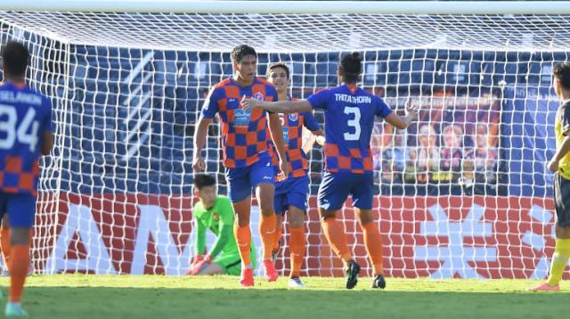 芒果体育-广州小将七寸被对手抓住 4粒丢球因高空防守不足