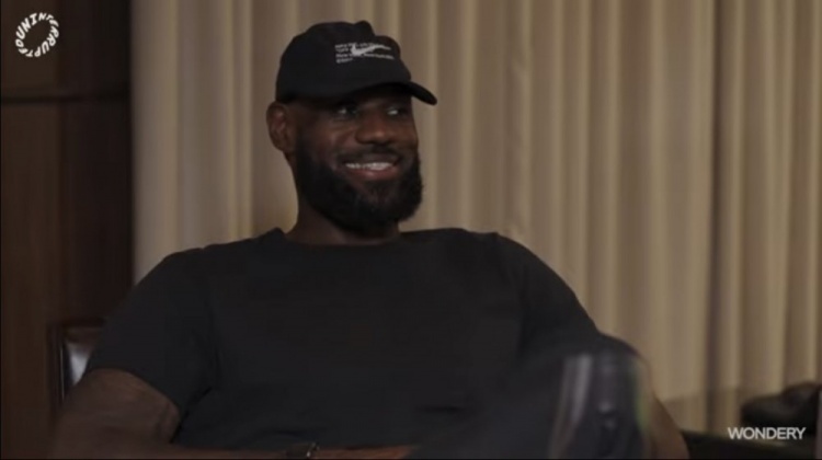 芒果体育-詹姆斯：许多人误判了我 我能适应任何角色或位置 我很擅长打球